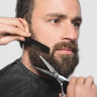 Corte y Delineado de Barba